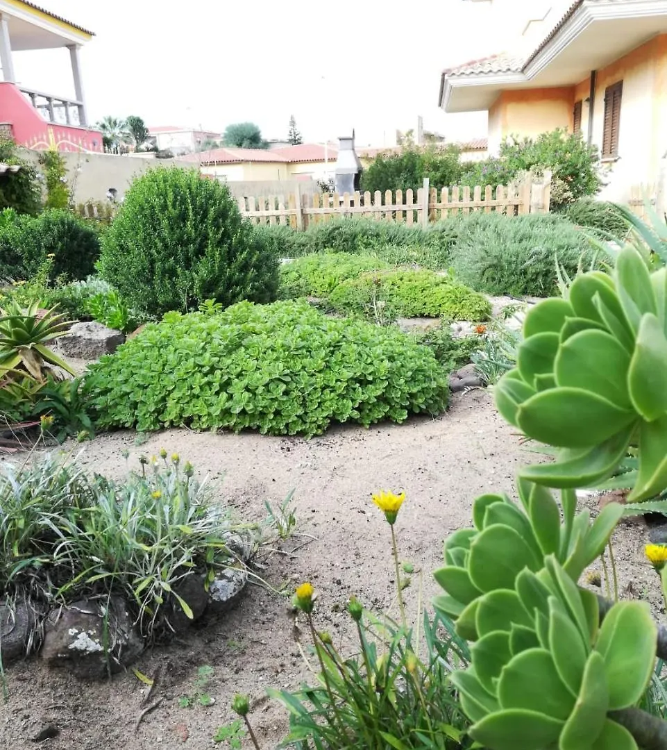 Gardenhouse Apartment Lu Bagnu Italy